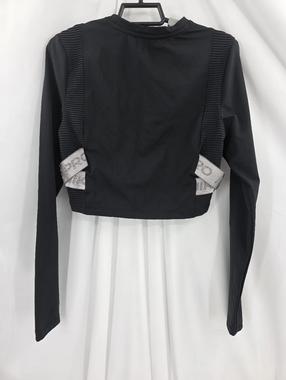 Nike Pro Aeroadapt CROPPED Long Sleeve‎ Stretch BV4134-010 Black Womens Medium.